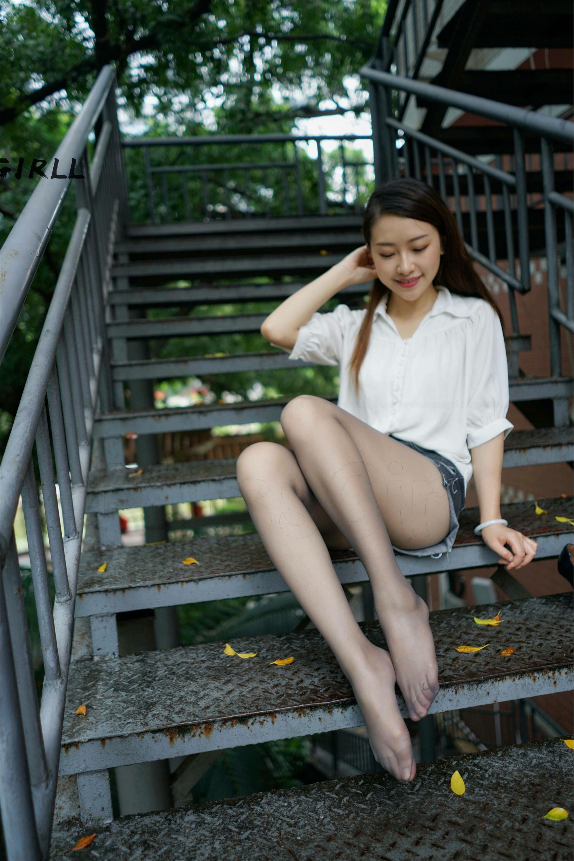 MussGirl慕丝女郎  NO.151 牛仔热裤油亮黑丝